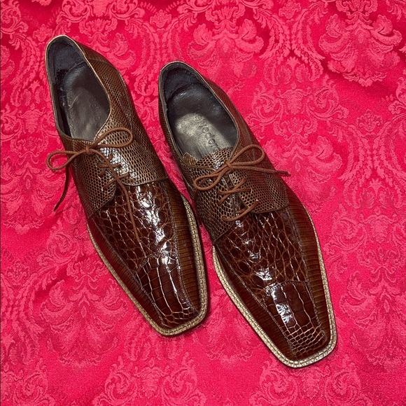 New in Box Belvedere Brown Crocodile Lace Up Dress Shoe